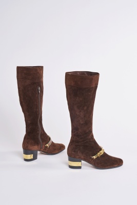 A pair of Gucci brown suede boots, 1970s - 3