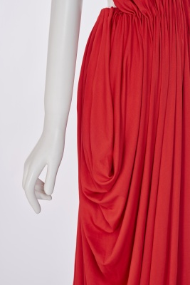 A Gnyuki Torimaru (Yuki) red Hurel silk jersey halterneck dress, 1990s remake of 1976 - 8