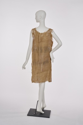 A burlap sack dress, 1960s - 3