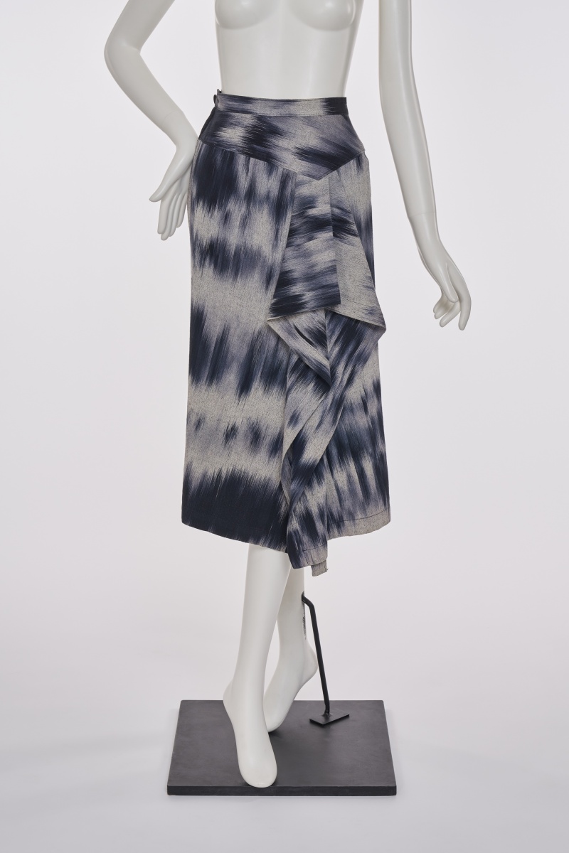 An Issey Miyake navy and white kasuri weave cotton skirt, Autumn-Winter 1985-86