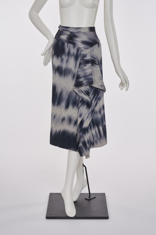 An Issey Miyake navy and white kasuri weave cotton skirt, Autumn-Winter 1985-86