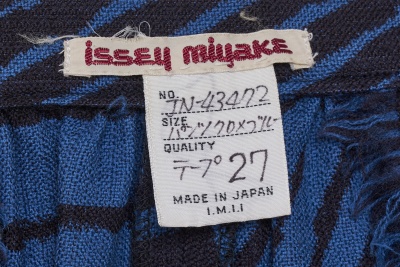 A pair of Issey Miyake black and blue wool trousers, Autumn-Winter 1982-83 - 7