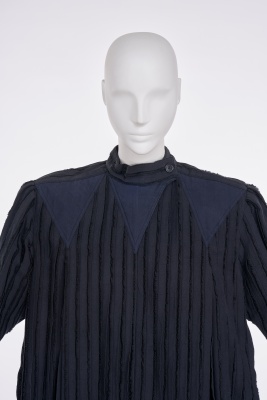 An Issey Miyake frayed black and navy cotton playsuit, Autumn-Winter 1981-82 - 6
