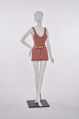An Azzedine Ala&iuml;a red and beige checked stretch cotton ensemble, 'Tati' collection, Spring-Summer 1991 - 3