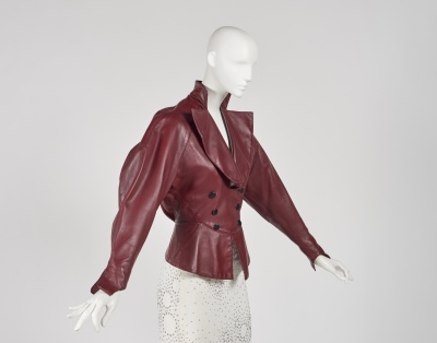 An Azzedine Alaia double-breasted oxblood leather jacket, Autumn-Winter 1985-86 - 3