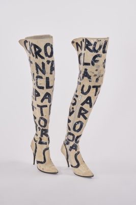 A pair of rare Stephen Sprouse graffiti-painted patent boots, late 1980s-early 1990s - 2