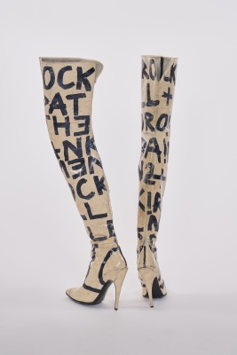 A pair of rare Stephen Sprouse graffiti-painted patent boots, late 1980s-early 1990s - 5