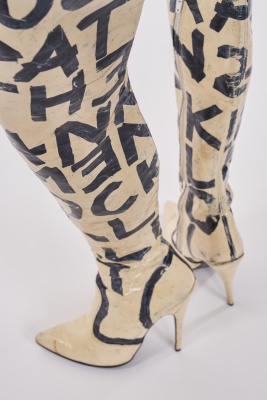A pair of rare Stephen Sprouse graffiti-painted patent boots, late 1980s-early 1990s - 6