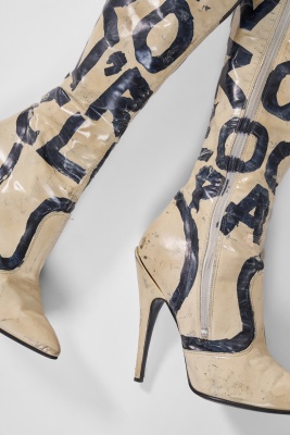 A pair of rare Stephen Sprouse graffiti-painted patent boots, late 1980s-early 1990s - 10