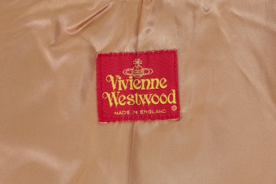A rare Vivienne Westwood faux ermine capelet, 'Harris Tweed' collection, Autumn-Winter 1987-88 - 7