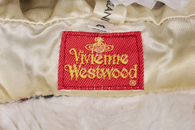 A Vivienne Westwood wool and faux ermine crown, 'Harris Tweed' collection, Autumn-Winter 1987-88 - 5