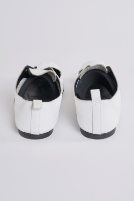 A pair of Comme des Gar&ccedil;ons men's white leather skull shoes, Spring-Summer 2011 - 4