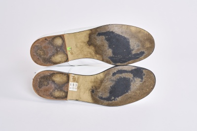 A pair of Comme des Gar&ccedil;ons men's white leather skull shoes, Spring-Summer 2011 - 6