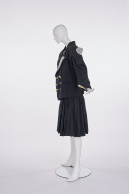 A Westwood/McLaren black wool serge suit, 'Witches' collection, Autumn-Winter 1983-84 - 3