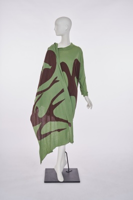 A Westwood/McLaren green toga dress, 'Nostalgia of Mud' (Buffalo) collection, Autumn-Winter 1982-83 - 8