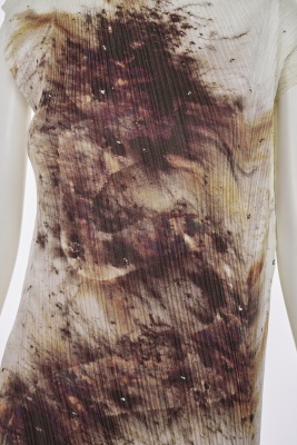 An Issey Miyake/Cai Guo-Qiang Guest Artists Series 4 'Gunpowder Dragon' dress, 1998 - 5