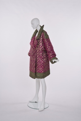 A Norma Kamali Indian brocaded silk padded cocoon coat, 1980s - 3