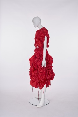 A Norma Kamali red nylon parachute ensemble, circa 1977 - 3