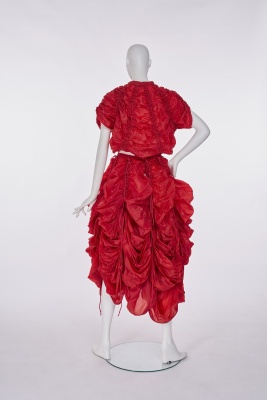 A Norma Kamali red nylon parachute ensemble, circa 1977 - 4