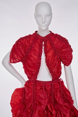 A Norma Kamali red nylon parachute ensemble, circa 1977 - 5