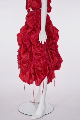 A Norma Kamali red nylon parachute ensemble, circa 1977 - 7