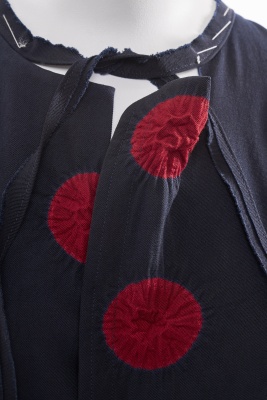 A fine Yohji Yamamoto shibori dyed black wool coat, Autumn-Winter 1993-94 - 8