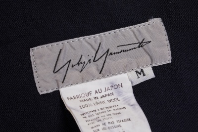 A fine Yohji Yamamoto shibori dyed black wool coat, Autumn-Winter 1993-94 - 13