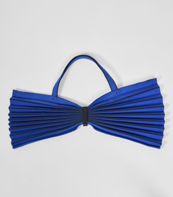 An Issey Miyake pleated 'bow' bag, 1990s - 3
