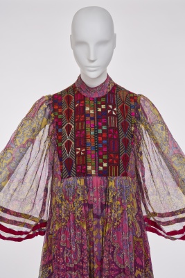 A Thea Porter printed chiffon dress, circa 1970 - 4