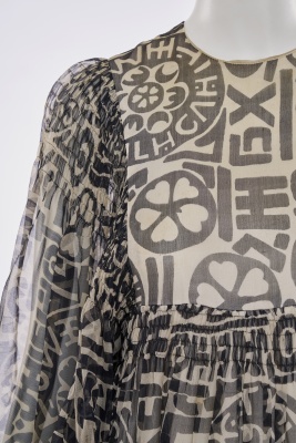 A Thea Porter black and white printed chiffon 'Faye' dress, 1970s - 6