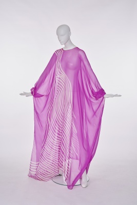 A Halston printed magenta and white batik effect chiffon caftan, circa 1975 - 3