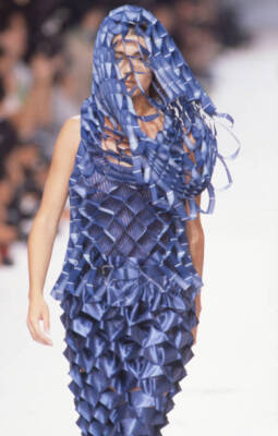 An Issey Miyake blue satin ribbon dress, Spring-Summer 1991 - 6