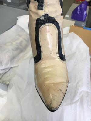 A pair of rare Stephen Sprouse graffiti-painted patent boots, late 1980s-early 1990s - 14