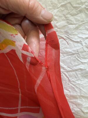A Halston red and white printed chiffon caftan, circa 1975 - 10