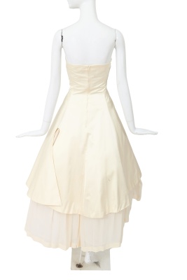 A Comme des Gar&ccedil;ons white satin ball gown, 'Red is Black' collection, Autumn-Winter 1988-89 - 4