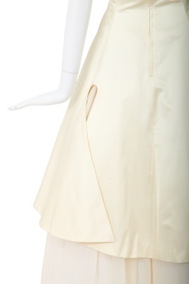 A Comme des Gar&ccedil;ons white satin ball gown, 'Red is Black' collection, Autumn-Winter 1988-89 - 6