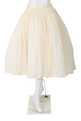 A Comme des Gar&ccedil;ons white satin ball gown, 'Red is Black' collection, Autumn-Winter 1988-89 - 8