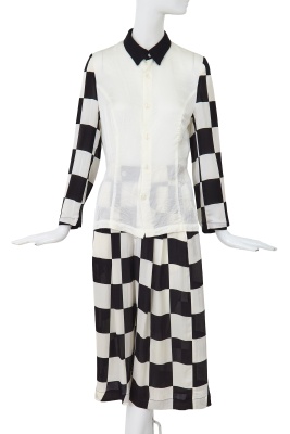 A Comme des Gar&ccedil;ons black and white checked ensemble, 'Movement' collection, Spring-Summer 1989 - 5