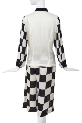 A Comme des Gar&ccedil;ons black and white checked ensemble, 'Movement' collection, Spring-Summer 1989 - 7