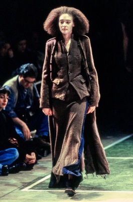 A Comme des Gar&ccedil;ons grey tweed suit, 'Metamorphosis' collection, Autumn-Winter 1994-95 - 6