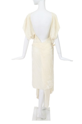 A Comme des Gar&ccedil;ons white velvet dress, 'Metamorphosis' collection, Autumn-Winter 1994-95 - 4