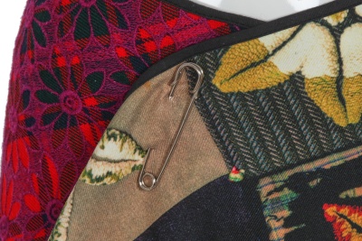 A Comme des Gar&ccedil;ons embroidered and printed ensemble, 'Transformed Glamour' collection, Autumn-Winter 1999-2000 - 10
