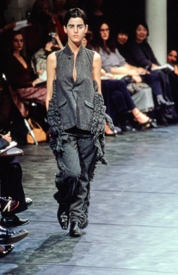 A Comme des Gar&ccedil;ons grey boiled wool suit, 'Hard and Forceful (Energy)' collection, Autumn-Winter 2000-01 - 3