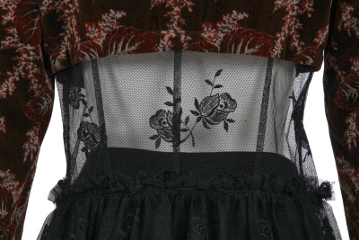 A Comme des Gar&ccedil;ons velvet, tulle and wool ensemble, 'Beyond Taboo' collection, Autumn-Winter 2001-02 - 5