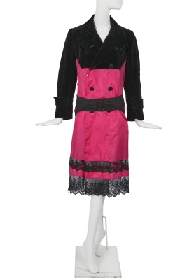 A Comme des Gar&ccedil;ons black and pink ensemble, 'Beyond Taboo' collection, Autumn-Winter 2001-02 - 3