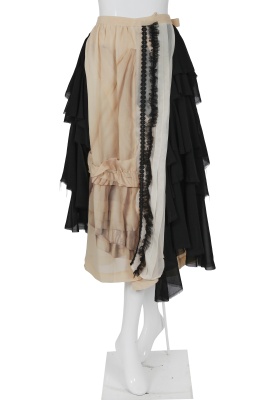 A Comme des Gar&ccedil;ons trompe l'&oelig;il ensemble, 'Broken Bride' collection, Autumn-Winter 2005-06 - 11
