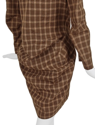 A Junya Watanabe/Comme des Gar&ccedil;ons brown, beige and red checked wool dress, Autumn-Winter 1995-96 - 4