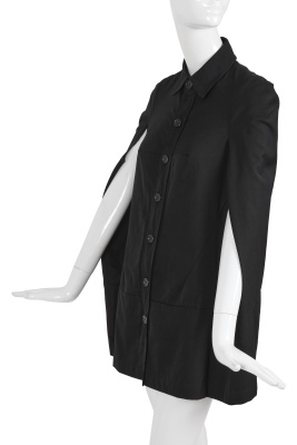 A Junya Watanabe/Comme des Gar&ccedil;ons black cotton cloak, Autumn-Winter 1996-97 - 2