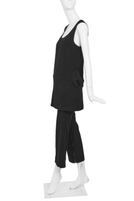 A Junya Watanabe/Comme des Gar&ccedil;ons black wool transformable dress/jumpsuit, Autumn-Winter 1996-97 - 2