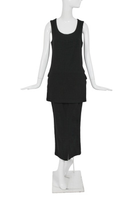 A Junya Watanabe/Comme des Gar&ccedil;ons black wool transformable dress/jumpsuit, Autumn-Winter 1996-97 - 5
